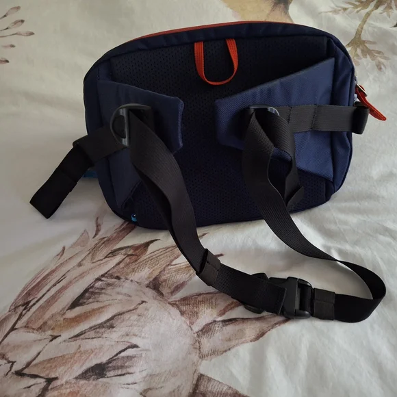 Cotopaxi Belt Bag - Picture 3 of 6